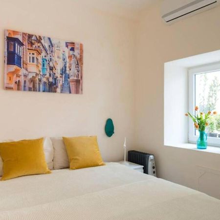 Authentic Gf Apartment With Terrace At The 3 Cities Marina Cospicua Екстериор снимка