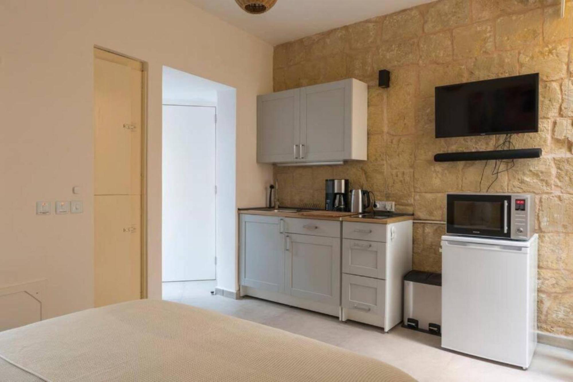 Authentic Gf Apartment With Terrace At The 3 Cities Marina Cospicua Екстериор снимка