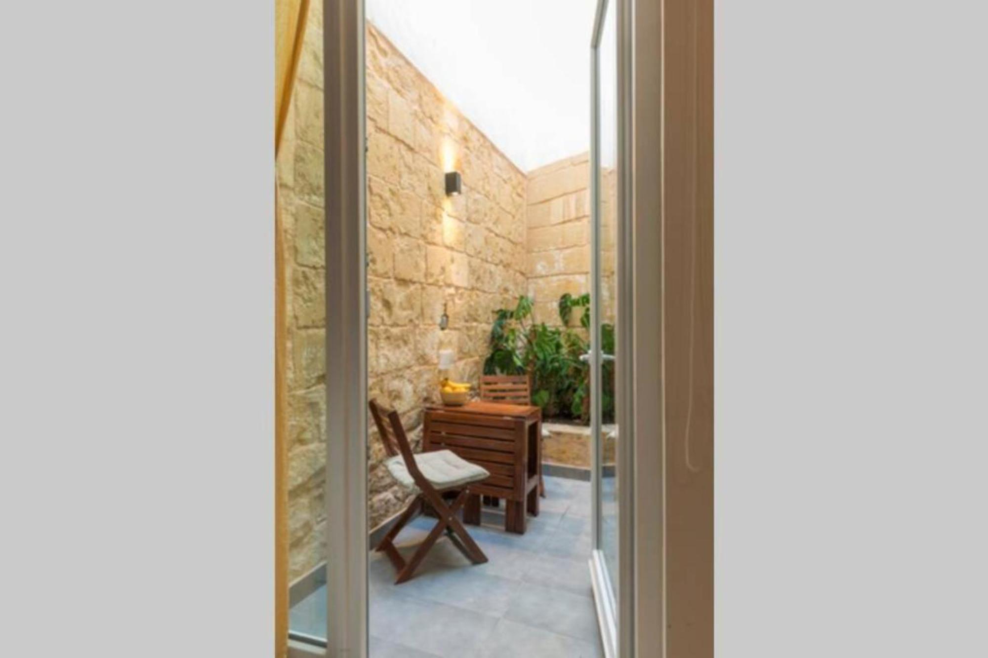 Authentic Gf Apartment With Terrace At The 3 Cities Marina Cospicua Екстериор снимка
