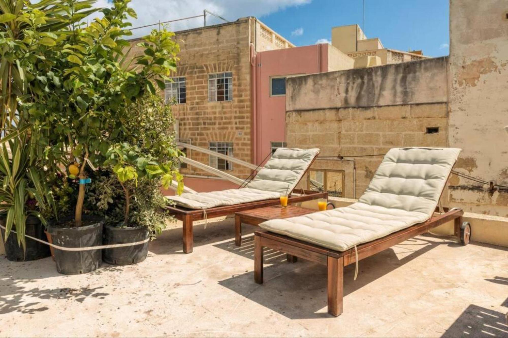 Authentic Gf Apartment With Terrace At The 3 Cities Marina Cospicua Екстериор снимка